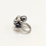 Anello a grappolo con perle bianche e grigie e cristalli Amea Luxury_1