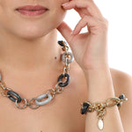 Bracciale_maglie_tonde_martellate_con_elementi_in_resina_grigio_opaco_Amea_Luxury_1