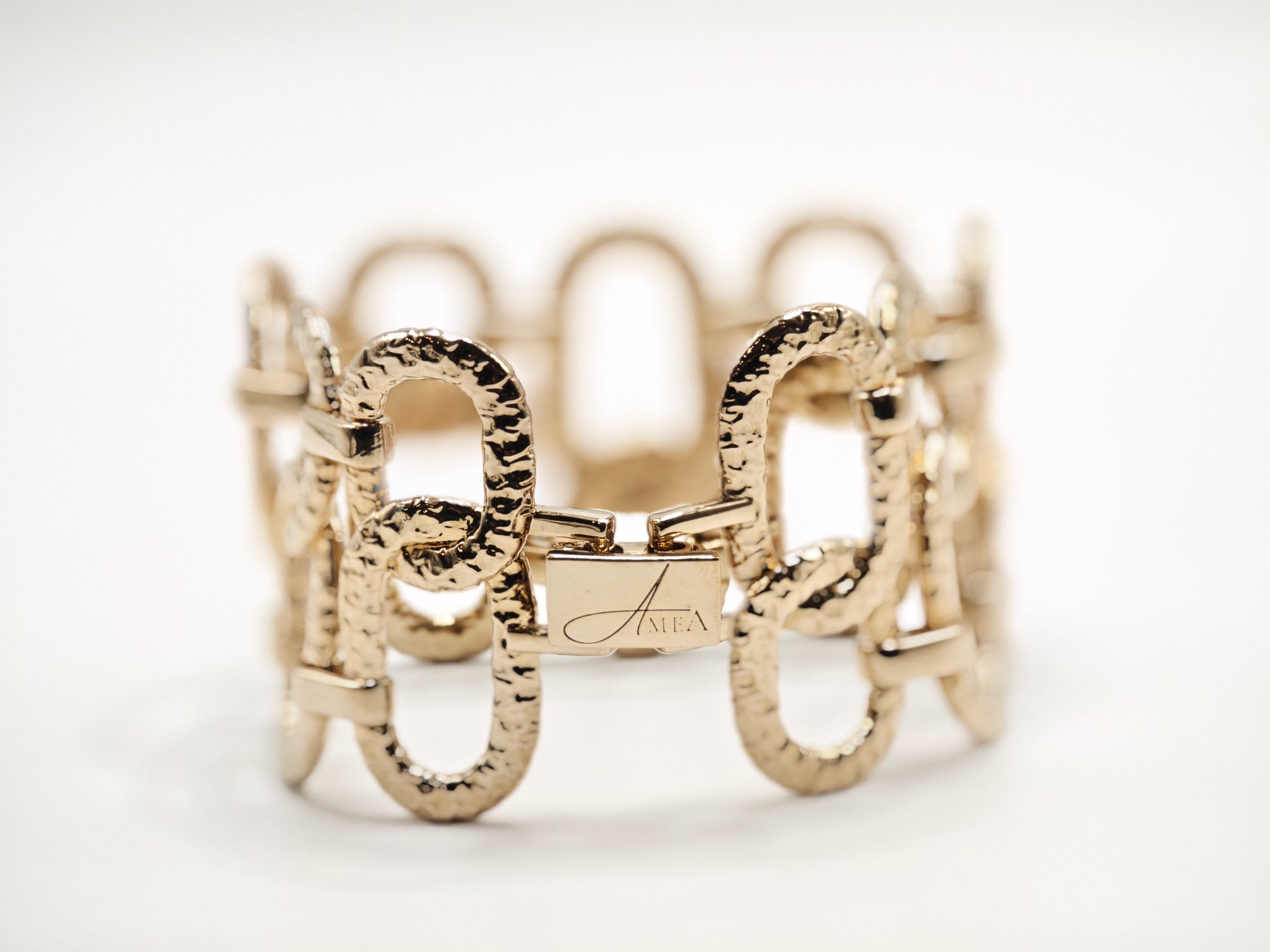 Bracciale martellato personalizzato con fermaglio