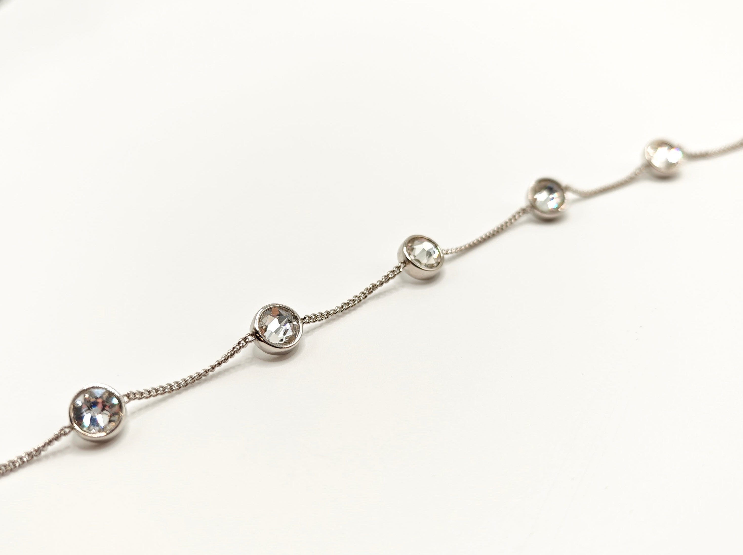 Girocollo a catenella con cristalli punto luce Amea Luxury_2