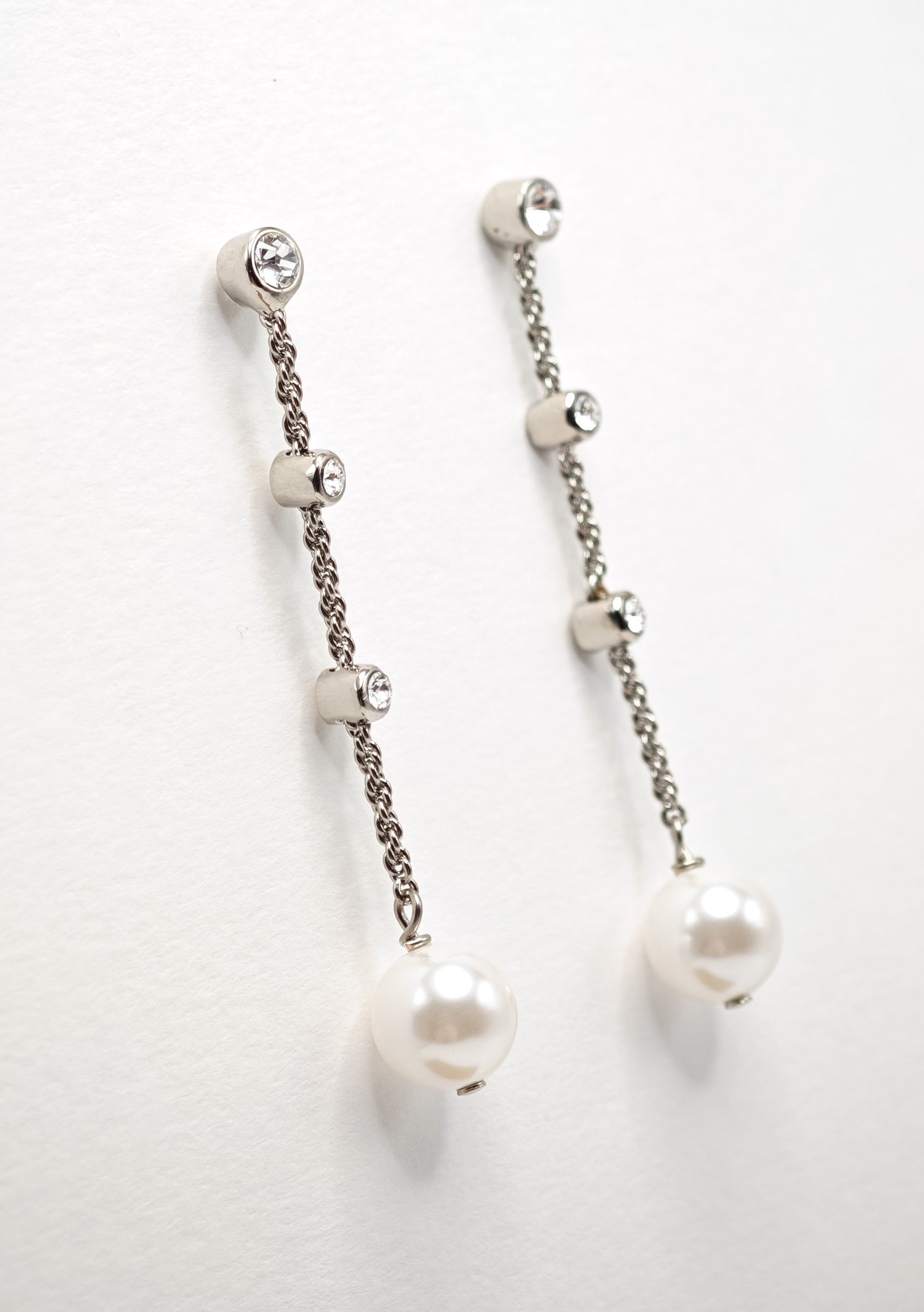 Orecchini pendenti con cristalli e perla finale Amea Luxury_3